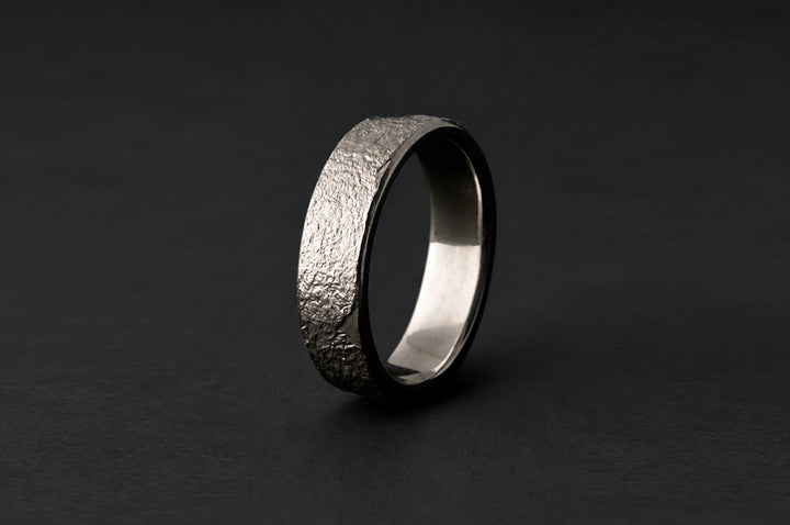 TEXTURED BAND | 19K WHITE GOLD