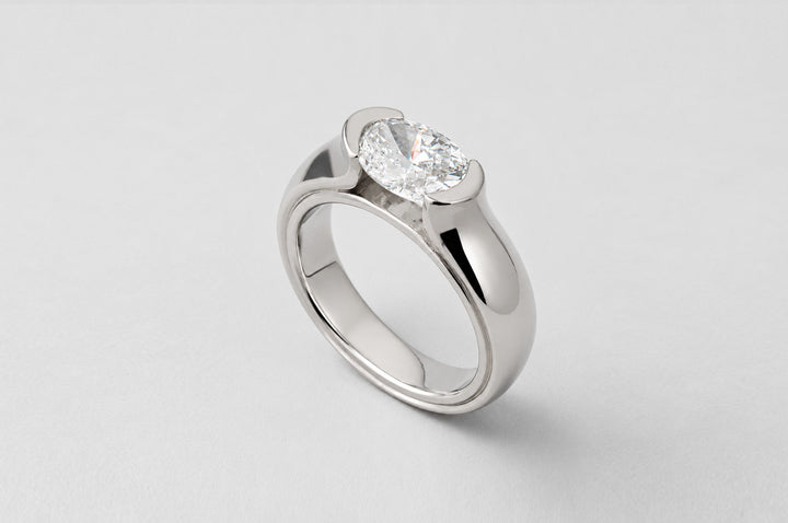 OVAL DIAMOND SOLITAIRE | 19K WHITE GOLD